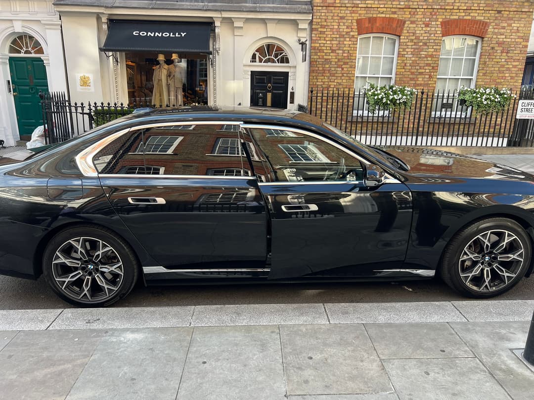 BMW 7 Series photo 5