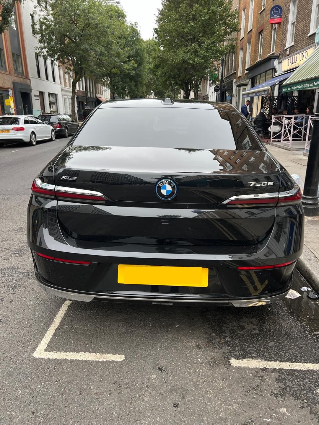 BMW 7 Series photo 7