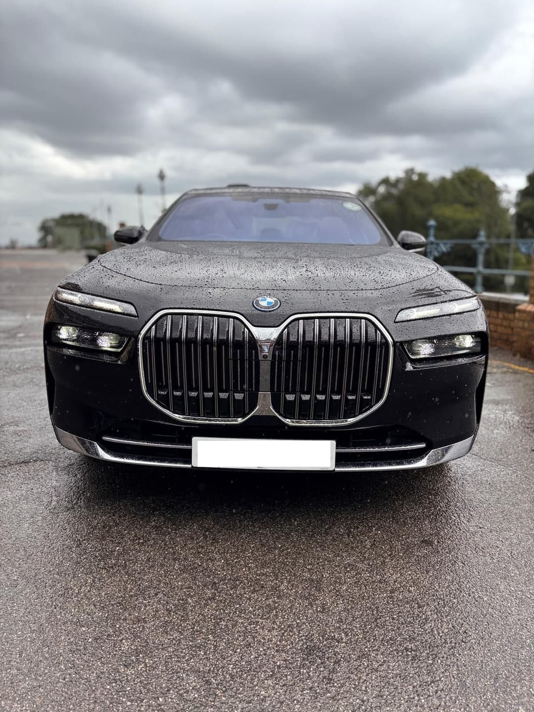 BMW 7 Series photo 3