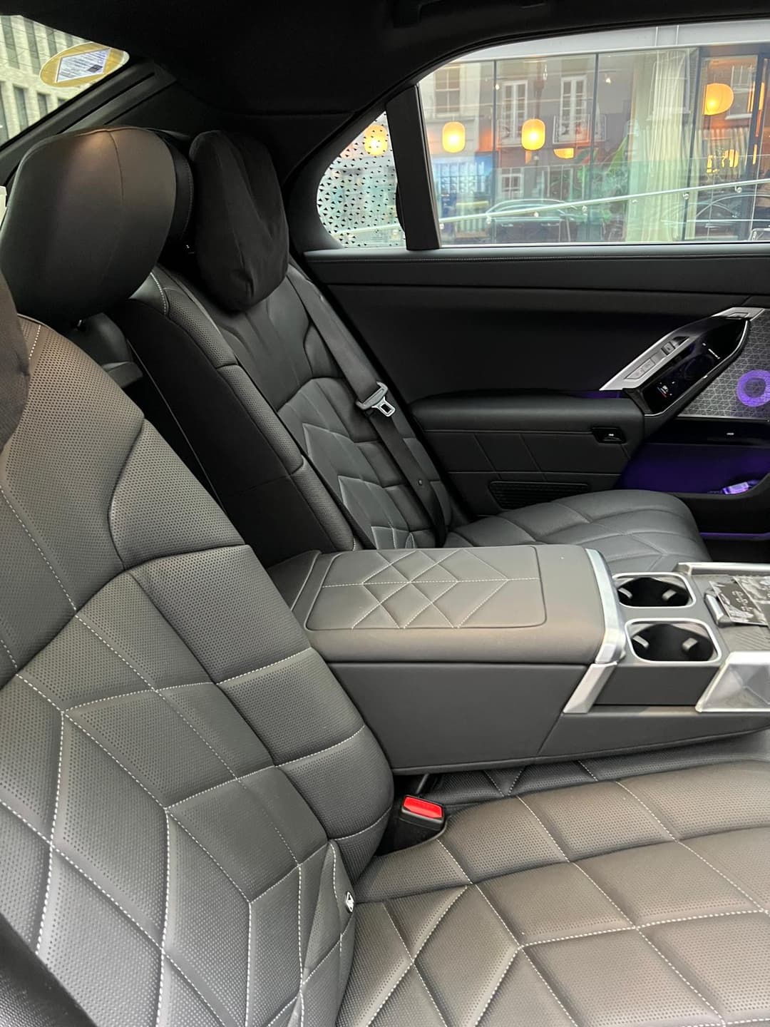 BMW 7 Series photo 4